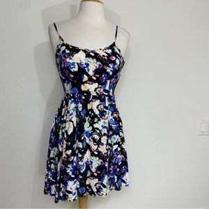 Minkpink Blue Black Floral Flowy Skater Mini Dress Size Small Bohemian Tropical